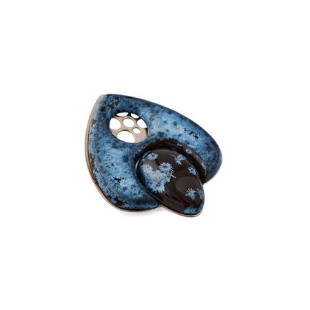 OXIOMA Черная брошь Голубушка Дуня с голубыми цветами
