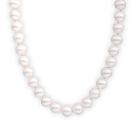 Бусы из жемчуга с золотым замком 12990₽