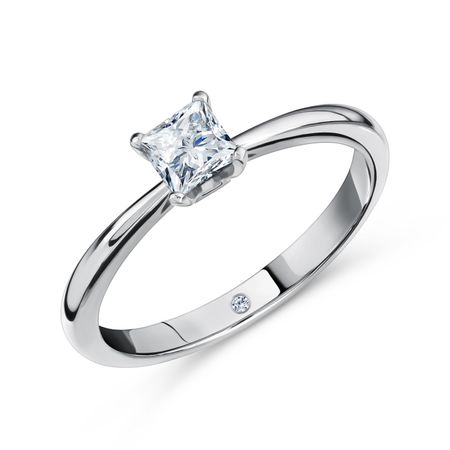 Золотое кольцо с бриллиантами выращенными 199990₽