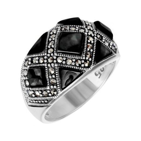 Серебряное кольцо с марказитами и ониксом с чернением 2790₽