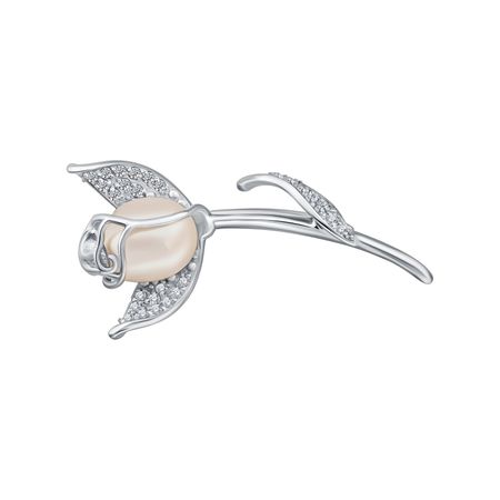 Брошь из серебра с жемчугом и фианитами 2000₽