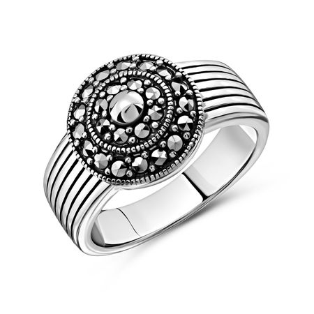 Серебряное кольцо с марказитами и чернением 3990₽