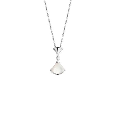 Серебряное колье с перламутром и фианитом с родированием 2190₽