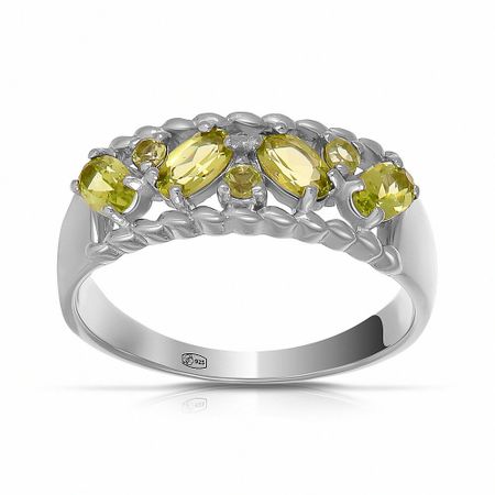Кольцо из серебра с хризолитами 1890₽