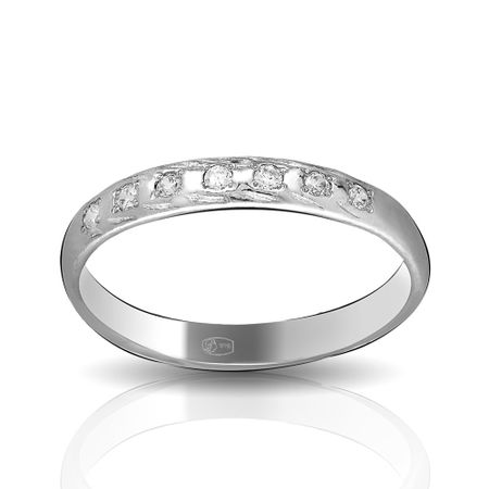 Серебряное кольцо с фианитами 790₽
