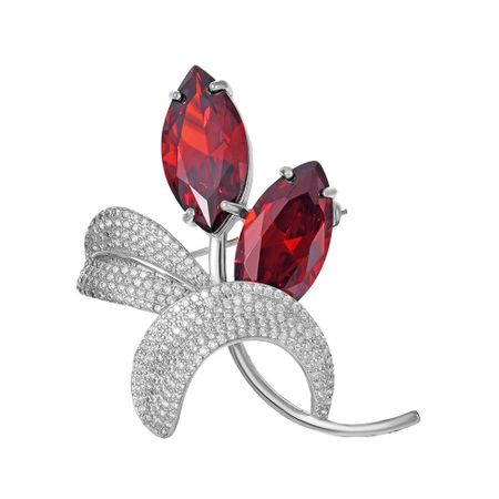 Серебряная брошь с фианитами 3870₽