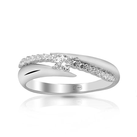 Кольцо из серебра с фианитами 1180₽