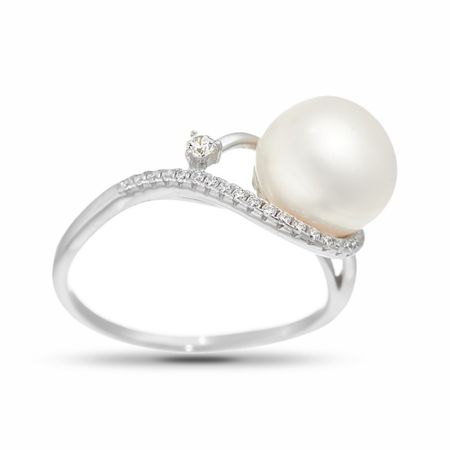 Кольцо из серебра с жемчугом и фианитами 1190₽