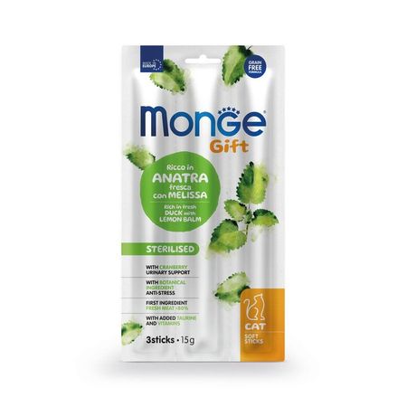Monge Gift Sterilised лакомство для стерилизованных кошек Мягкие палочки со свежей уткой мелиссой лекарственной и клюквой - 15 г 163₽