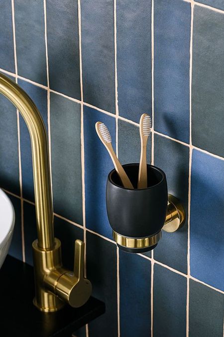 Стакан настенный для зубных щеток Oro Nero Moroshka 1987₽