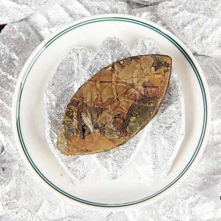 500 г Юньнаньский белый чай Высокогорный чай с древним деревом и медом с ароматом золотого листа 500g