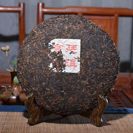 2002 г. Юньнань Буланг. Чай Пуэр Пуэр Gong Ting Golden Buds спелый 357г 357g