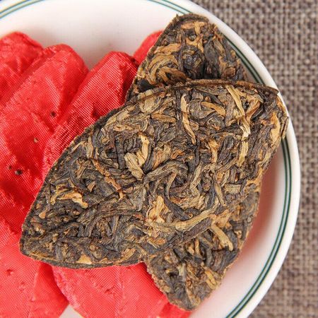 2023 Fengqing Gold Leaf Dianhong Медовый аромат Листья Dian Hong Черный чай 100g/3.52oz