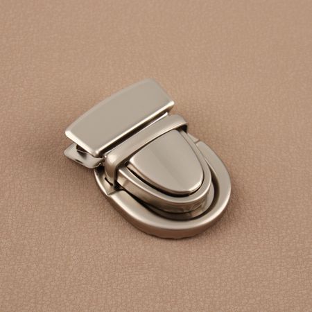 Застежка для сумки, матовая, 3.5×4.7 см, цвет серебряный