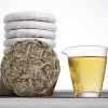 100 г белые волосы серебряная игла Юньнань маленький торт лунный белый старый белый чай