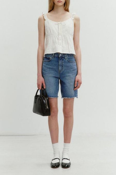 Шорты джинсовые с необработанным краем Dunst 8590₽