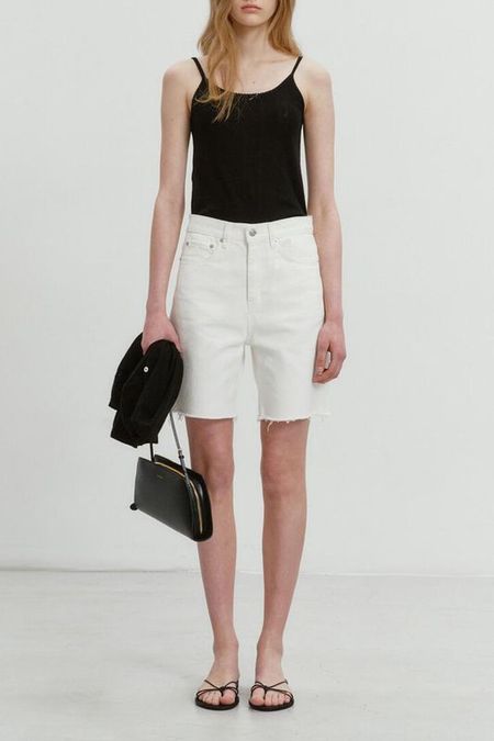 Шорты джинсовые с необработанным краем Dunst 8590₽