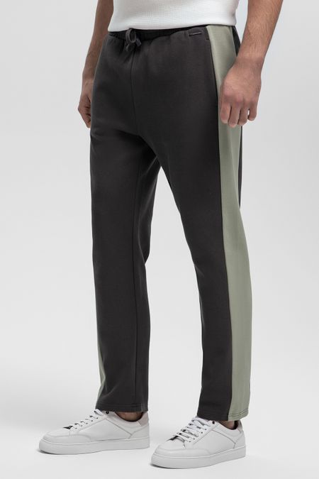 Брюки спортивные 5990₽