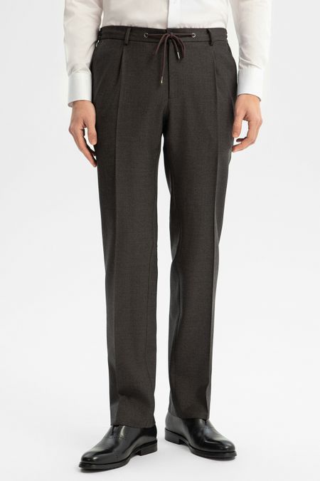 Брюки из шерсти устойчивой к сминанию 13990₽