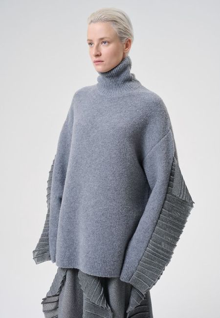 Свитер серый SERAYA