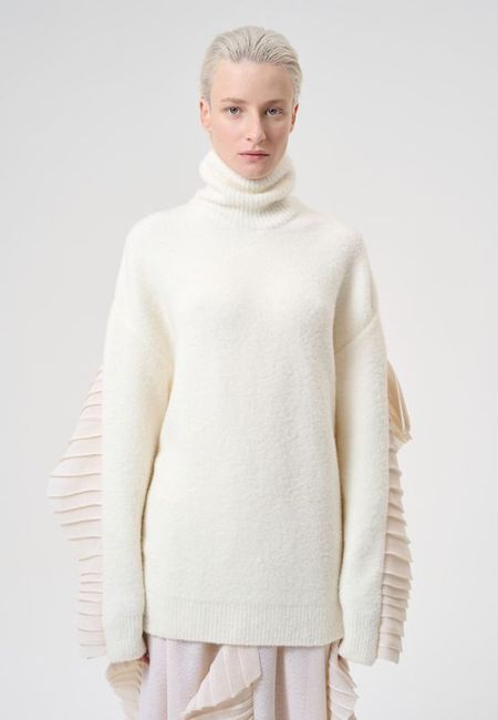 Свитер молочный SERAYA