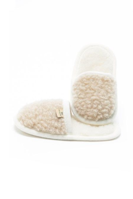 Белые домашние тапочки ALWERO 800₽