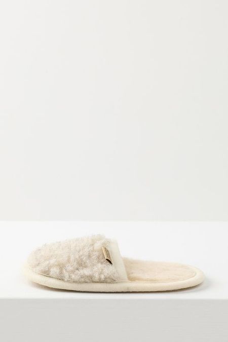 Белые домашние тапочки ALWERO 600₽