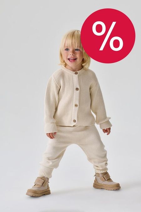 Комплект из кардигана и брюк Happy Baby 2390₽