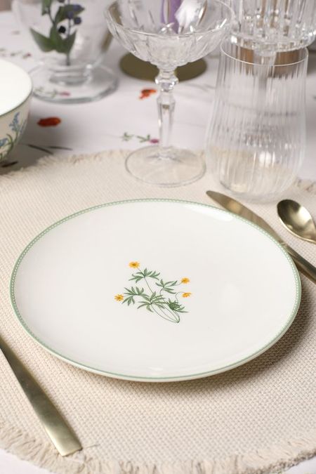 Тарелка десертная фарфоровая с принтом Botanika 21maison 990₽