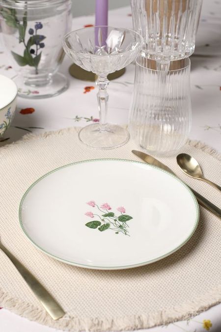 Тарелка десертная фарфоровая с принтом Botanika 21maison 990₽