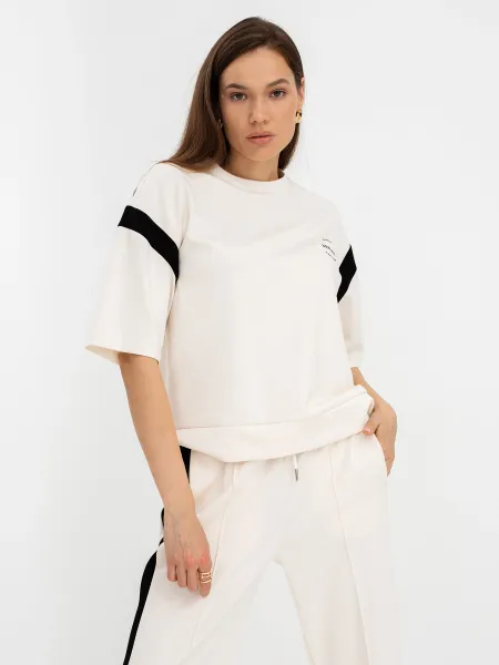 Трикотажный джемпер с контрастными лампасами на плечах SAVAGE 2699₽