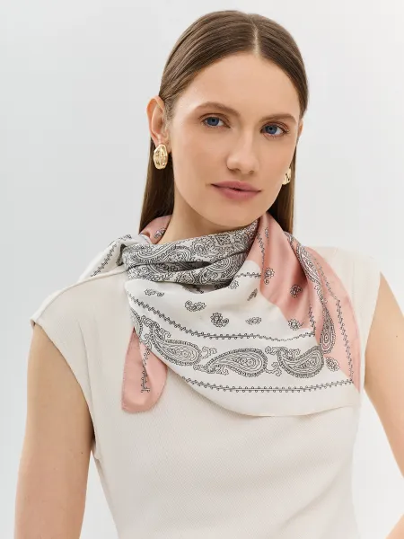 Шейный платок с графичным принтом SAVAGE 1299₽