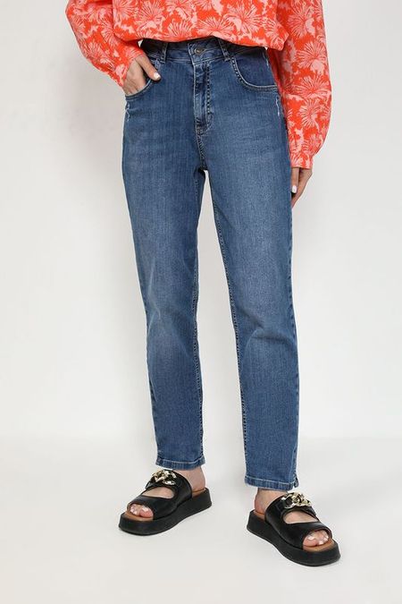 Джинсы с эффектом потертости More More 4940₽