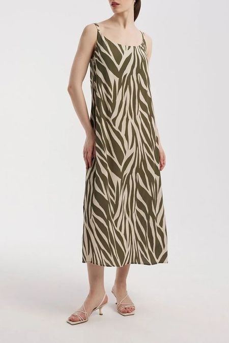 Платье без рукавов с принтом Urban Tiger 8100₽