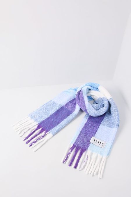 Шарф в клетку с кистями Guess 3390₽