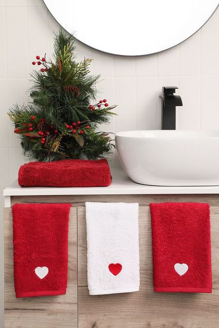 Набор из трех хлопковых полотенец с принтом COINCASA 1990₽