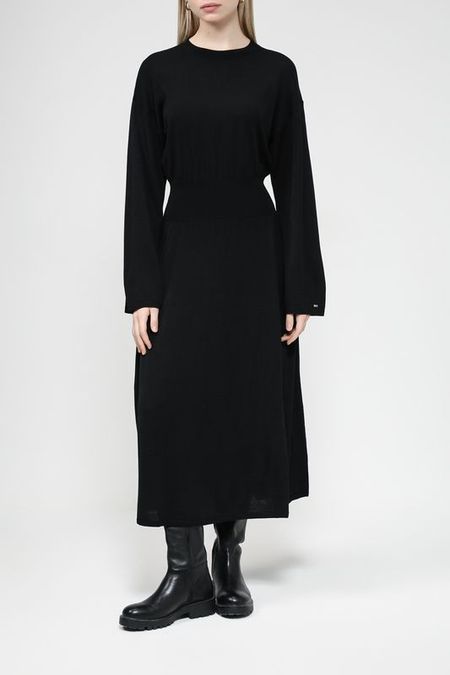 Однотонное платье с длинным рукавом Tommy Hilfiger 14840₽