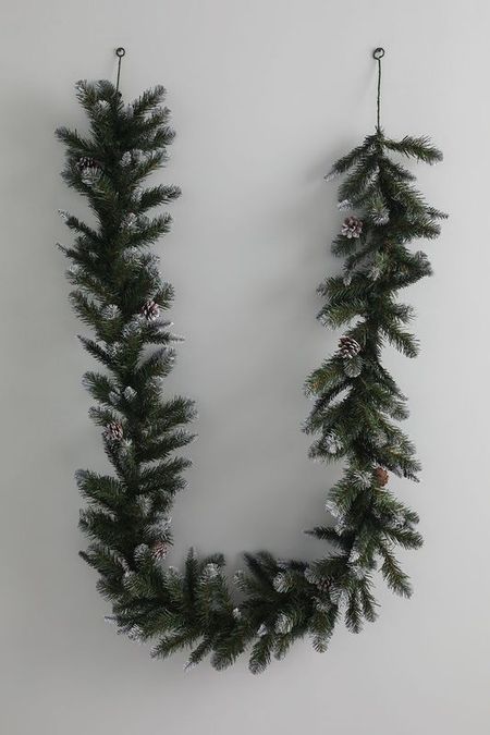 Гирлянда Императрица с шишками 270х30 см Triumph Tree 3590₽