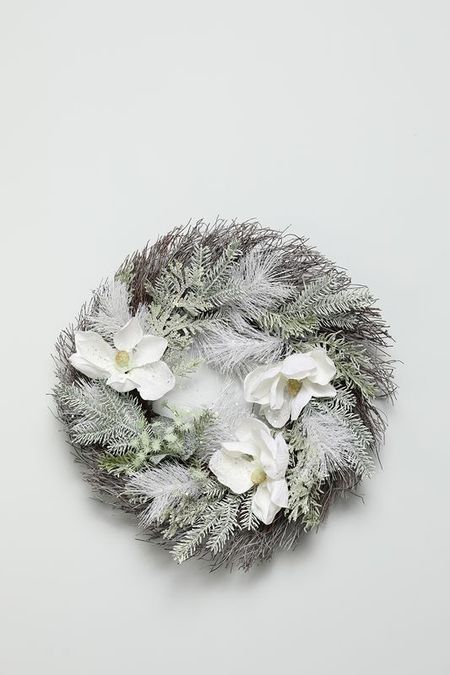 Венок рождественский Белые магнолии Holiday Classics 2990₽