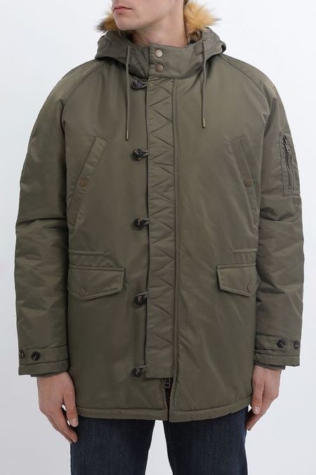 Парка с меховой опушкой на капюшоне Guess Jeans 23590₽