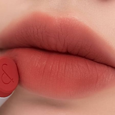 Лёгкая матовая помада для губ rom&nd Zero Matte Lipstick 02 All That Jazz