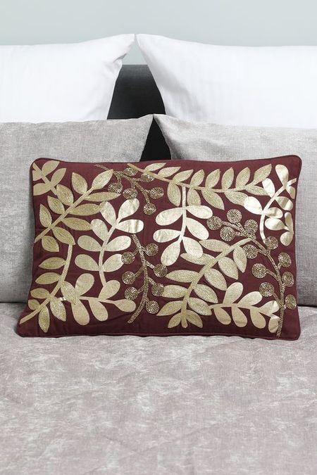 Подушка декоративная с принтом COINCASA 5290₽