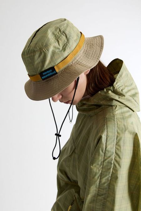 Панама со съемным шнурком и карабинами Novaya 3390₽