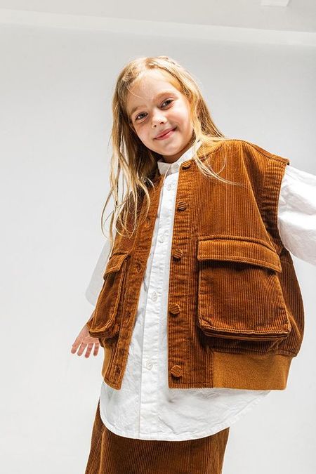 Жилет вельветовый с накладными карманами nininono 5842₽