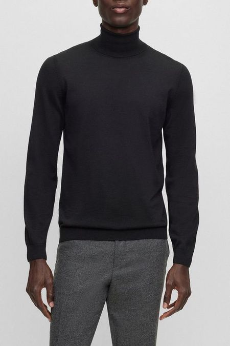 Однотонная водолазка BOSS 8390₽