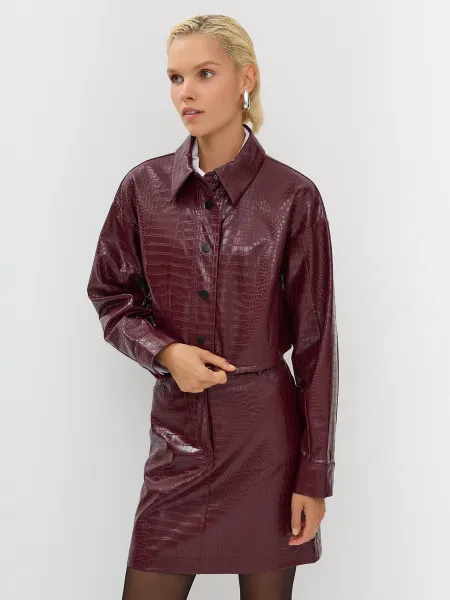 Укороченный жакет из фактурной экокожи SAVAGE 2399₽