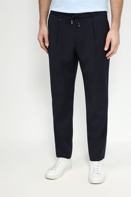 Брюки шерстяные с защипами BOSS 14990₽