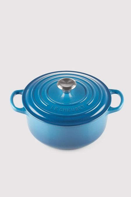 Кастрюля круглая 22 см 33 л Le Creuset 30150₽