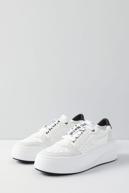 Кожаные кеды Vic Matie 16640₽