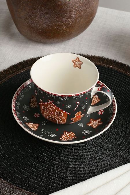 Чашка с блюдцем Имбирный пряник в подарочной упаковке Easy Life 1042₽